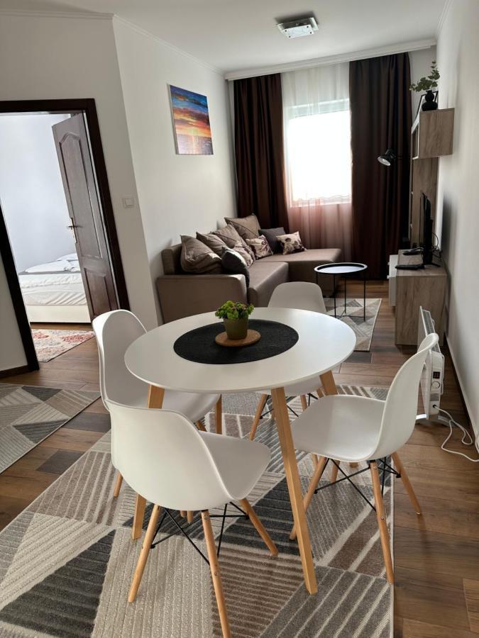 Sky Lux Apartmani Surcin Exterior photo