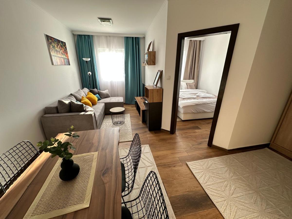 Sky Lux Apartmani Surcin Exterior photo